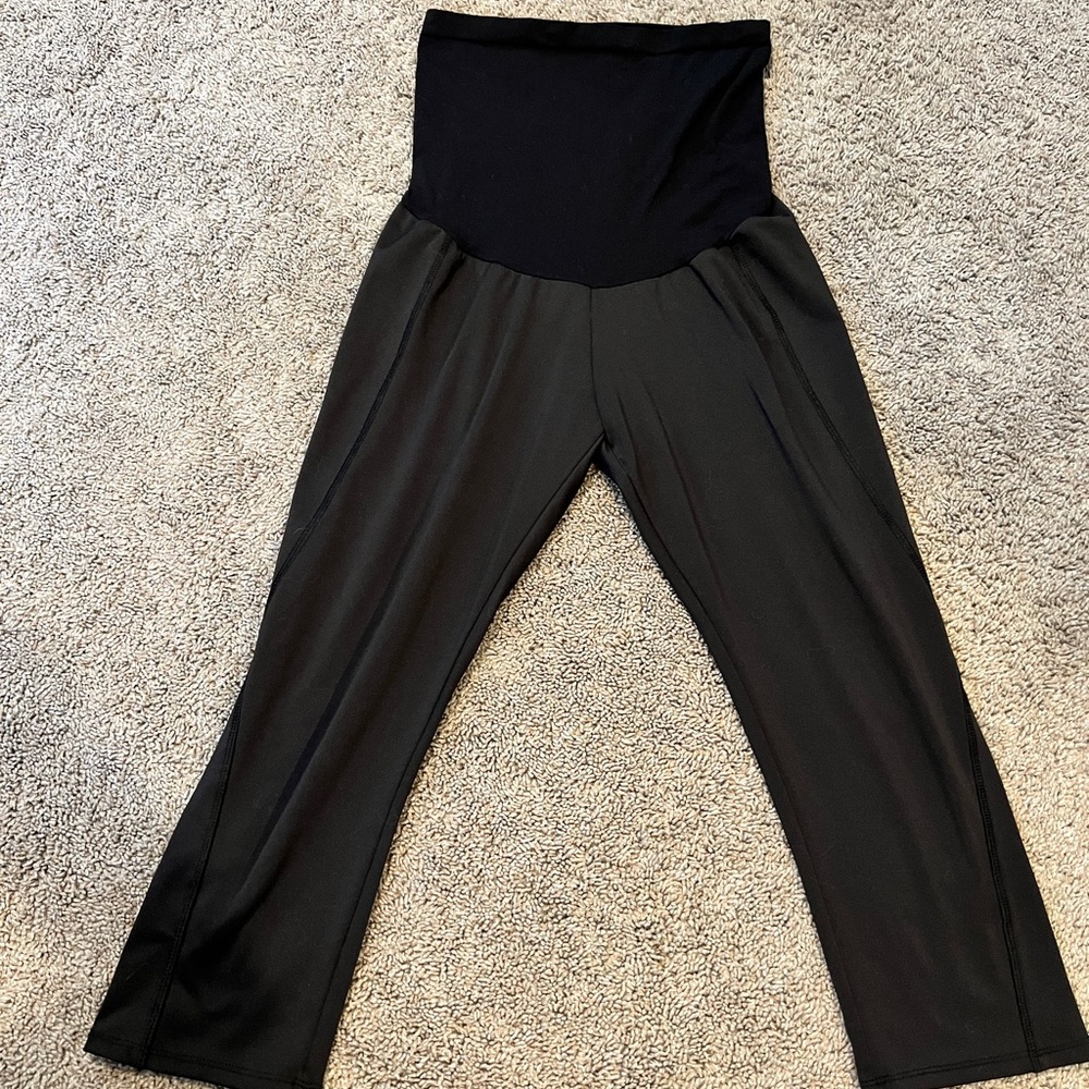 Women’s Black Maternity Capri Leggings